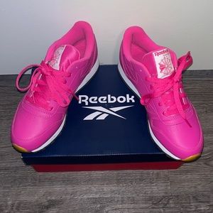 PINK REEBOK SNEAKERS